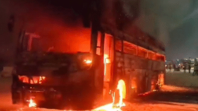 Photo of लखनऊ: आगरा-लखनऊ एक्सप्रेसवे पर चलती बस में लगी आग
