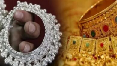 Photo of सोने और चांदी का दाम इतना गिरा की खरीदने का मन कर जाएगा