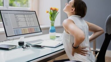 Photo of कम उम्र के लोगों में क्यों बढ़ रही है कमर दर्द की समस्या?