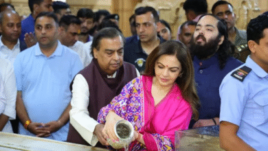 Photo of नए साल पर ज्योतिर्लिंग के दर्शन करने पहुंचा अंबानी परिवार
