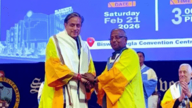 Photo of शशि थरूर मानद डीलिट की उपाधि से सम्मानित