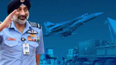 Photo of एयर चीफ मार्शल ने मल्टी-रोल लड़ाकू विमान से अकेले भरी उड़ान