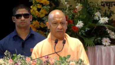 Photo of CM योगी ने 1,375 ग्राम पंचायत अधिकारियों को बांटे नियुक्ति पत्र, कहा- अब बिना भेदभाव मिलता है योजनाओं का लाभ