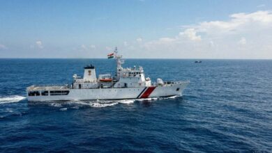 Photo of Indian Coast Guard ने अरब सागर में पकड़ी ईरानी नौका, 3000 करोड़ रुपये के Drugs जब्त