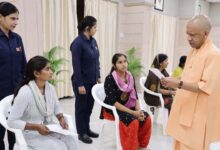 Photo of जनता दर्शन में भावुक हुए रायबरेली के बुजुर्ग… चोट के निशान देख CM योगी ने दिए तत्काल सख्त कार्रवाई के निर्देश