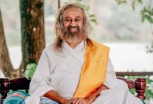 Photo of न्यूयॉर्क में गूंजा श्री श्री रवि शंकर का संदेश: ‘बिना आंतरिक शांति के अधूरा है आर्थिक विकास!’